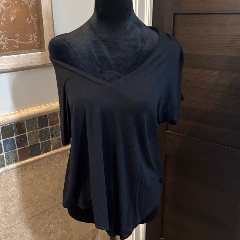 Double Zero Black Short Sleeve Top